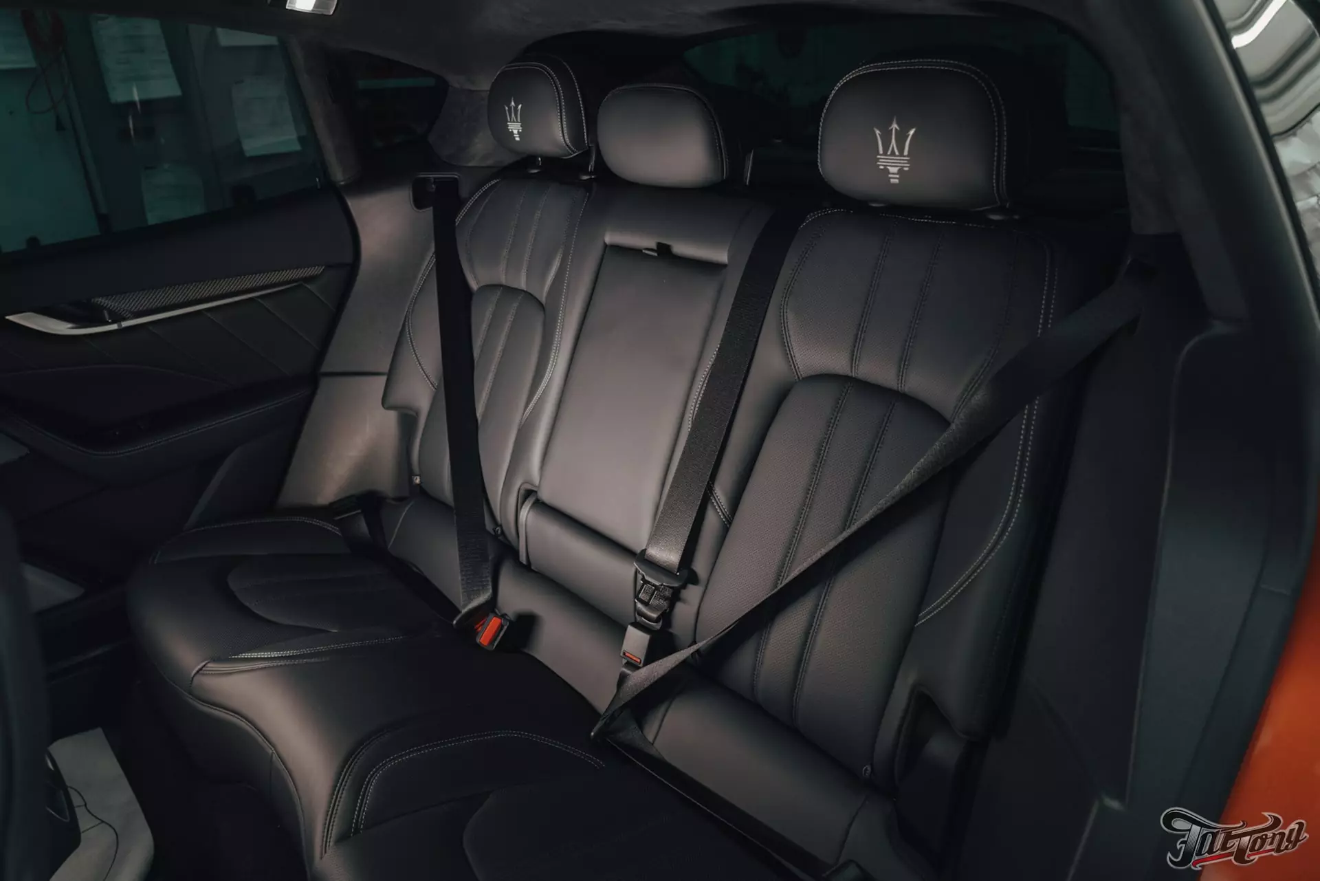 Установка ремней безопасности в цвет кузова на Maserati Levante!